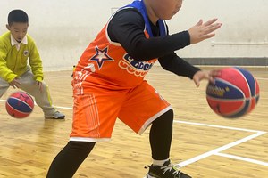 6岁男童篮球入门训练视频